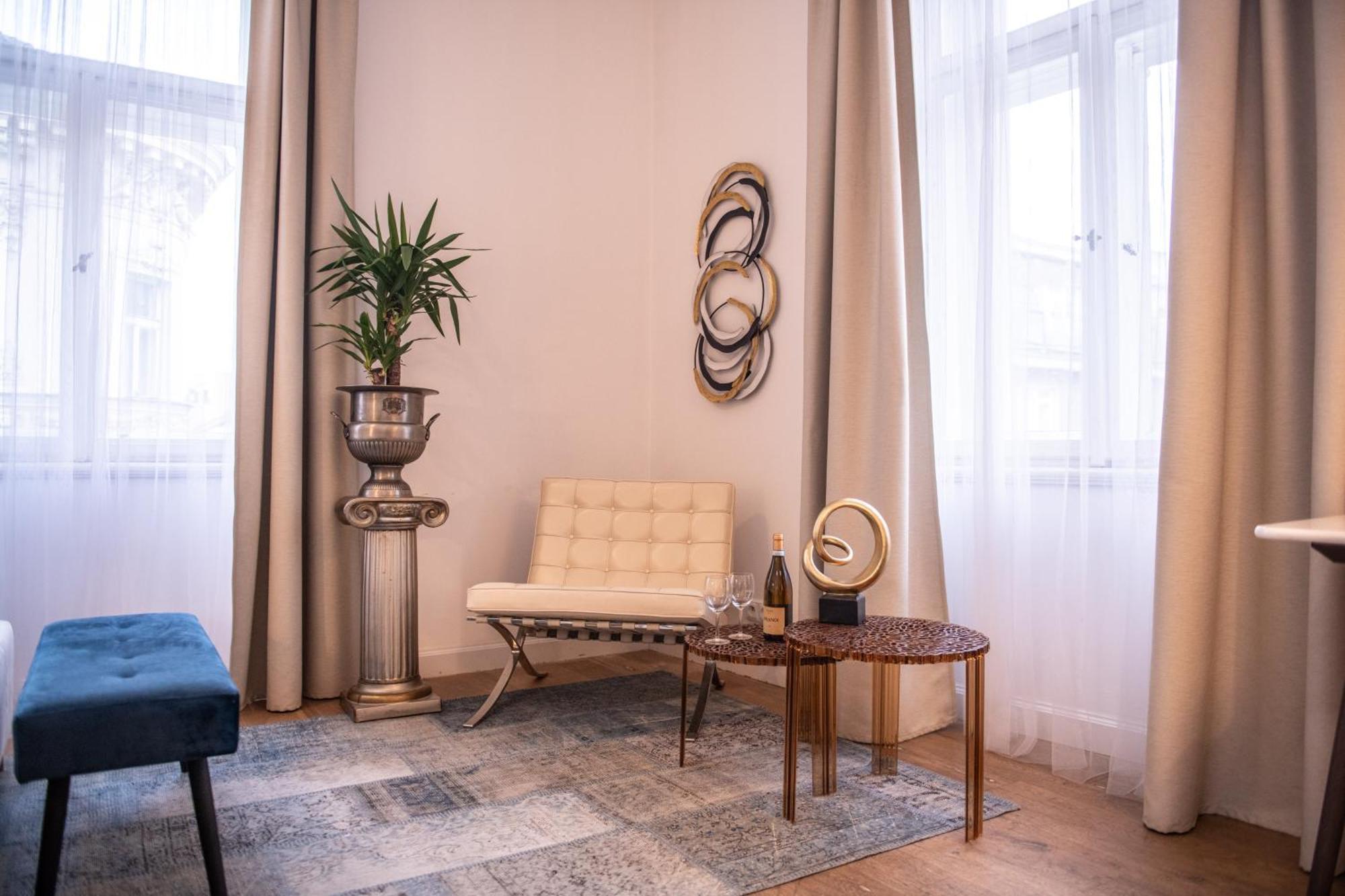 Modern Downtown Apt - Renovated, On Ideal Location Praga Exterior foto
