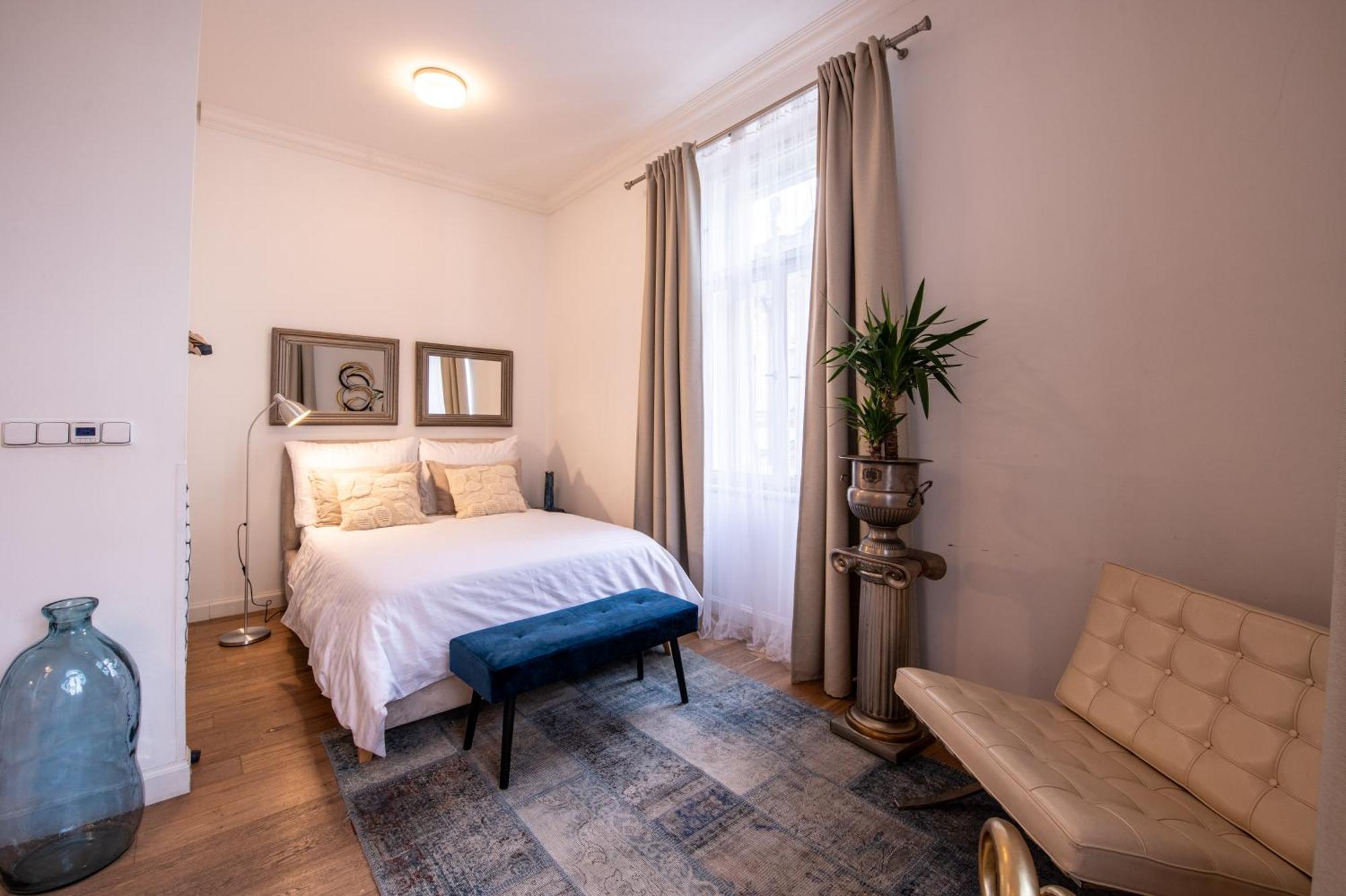Modern Downtown Apt - Renovated, On Ideal Location Praga Exterior foto