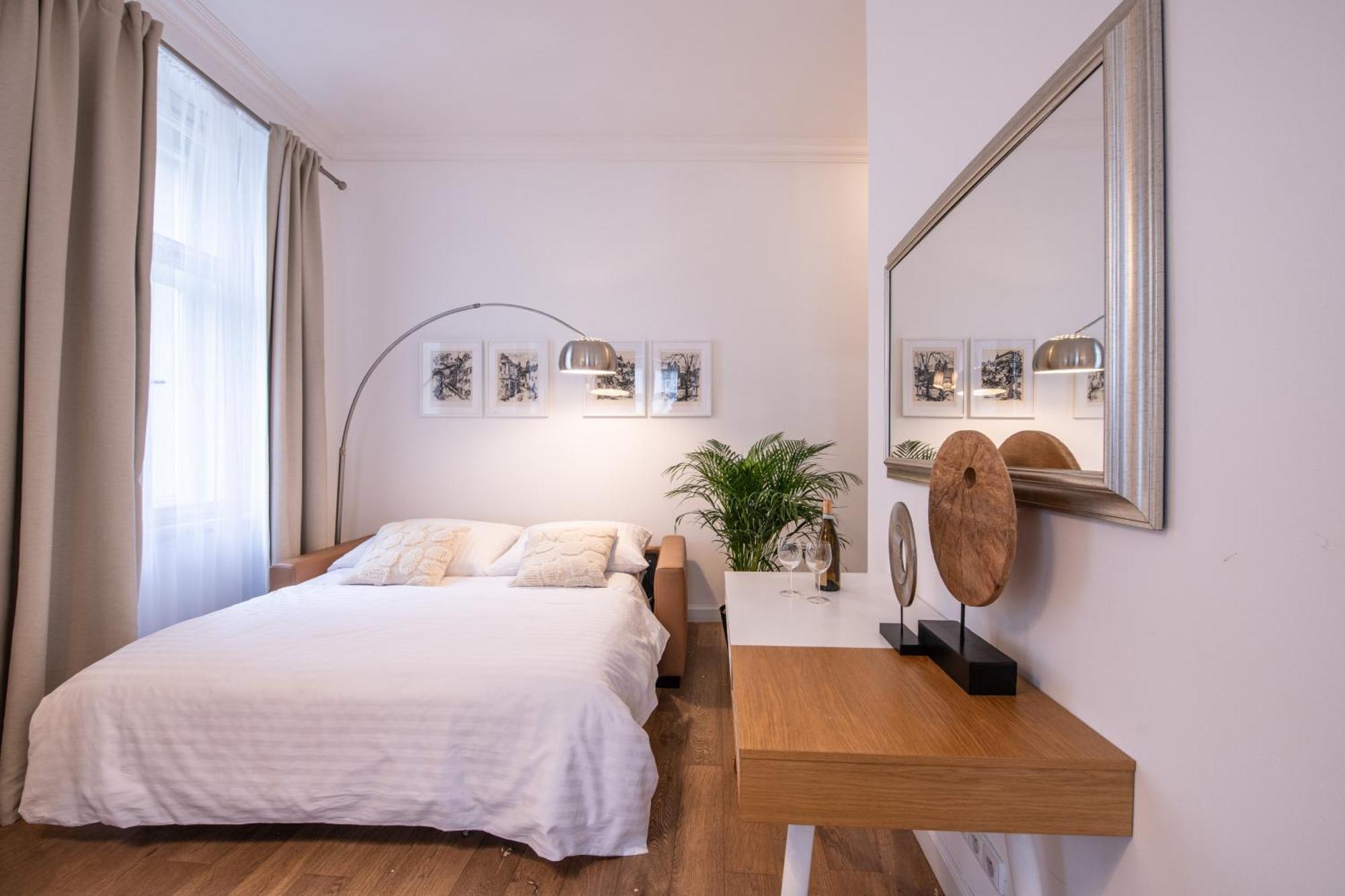 Modern Downtown Apt - Renovated, On Ideal Location Praga Exterior foto