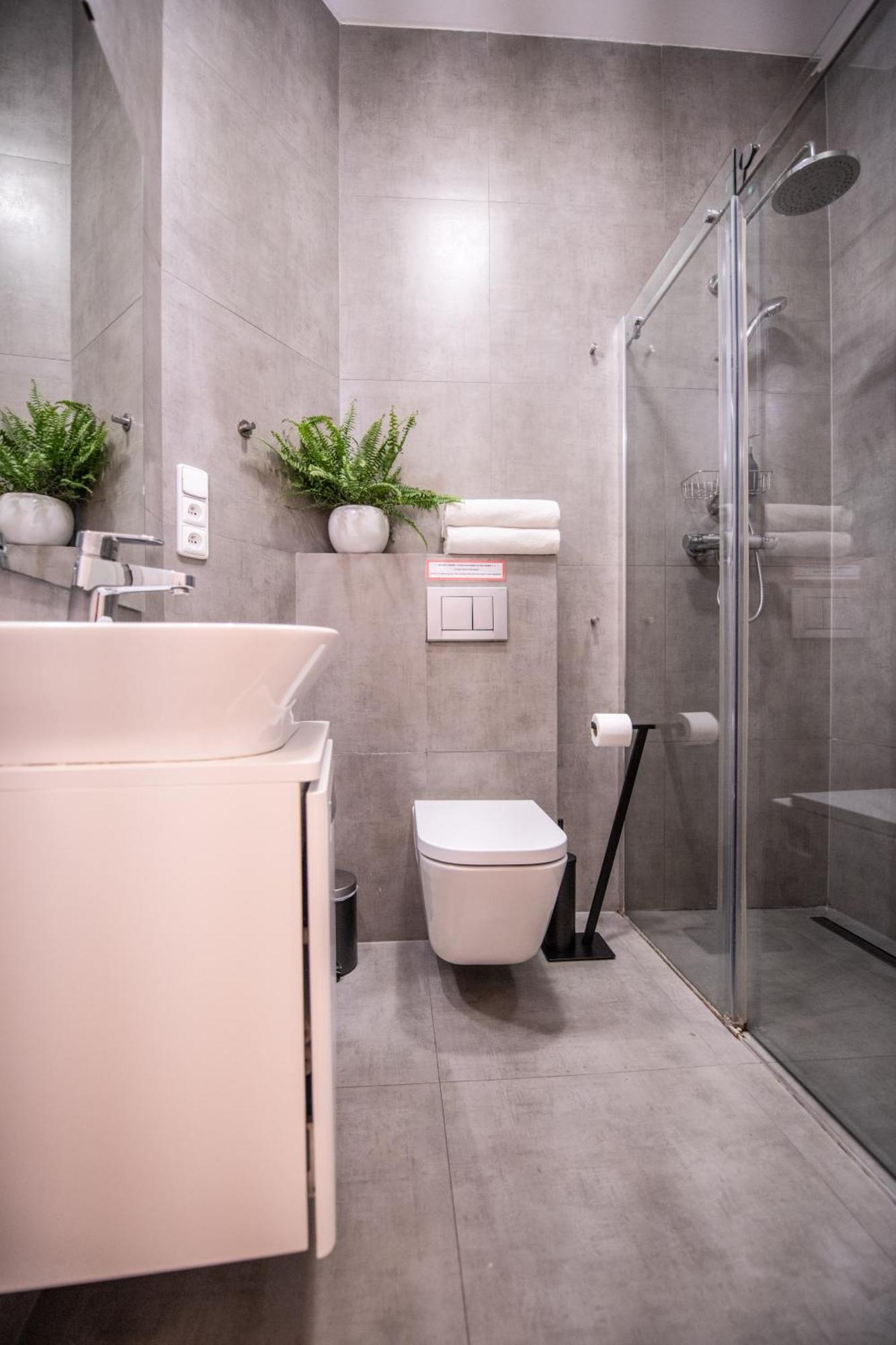 Modern Downtown Apt - Renovated, On Ideal Location Praga Exterior foto