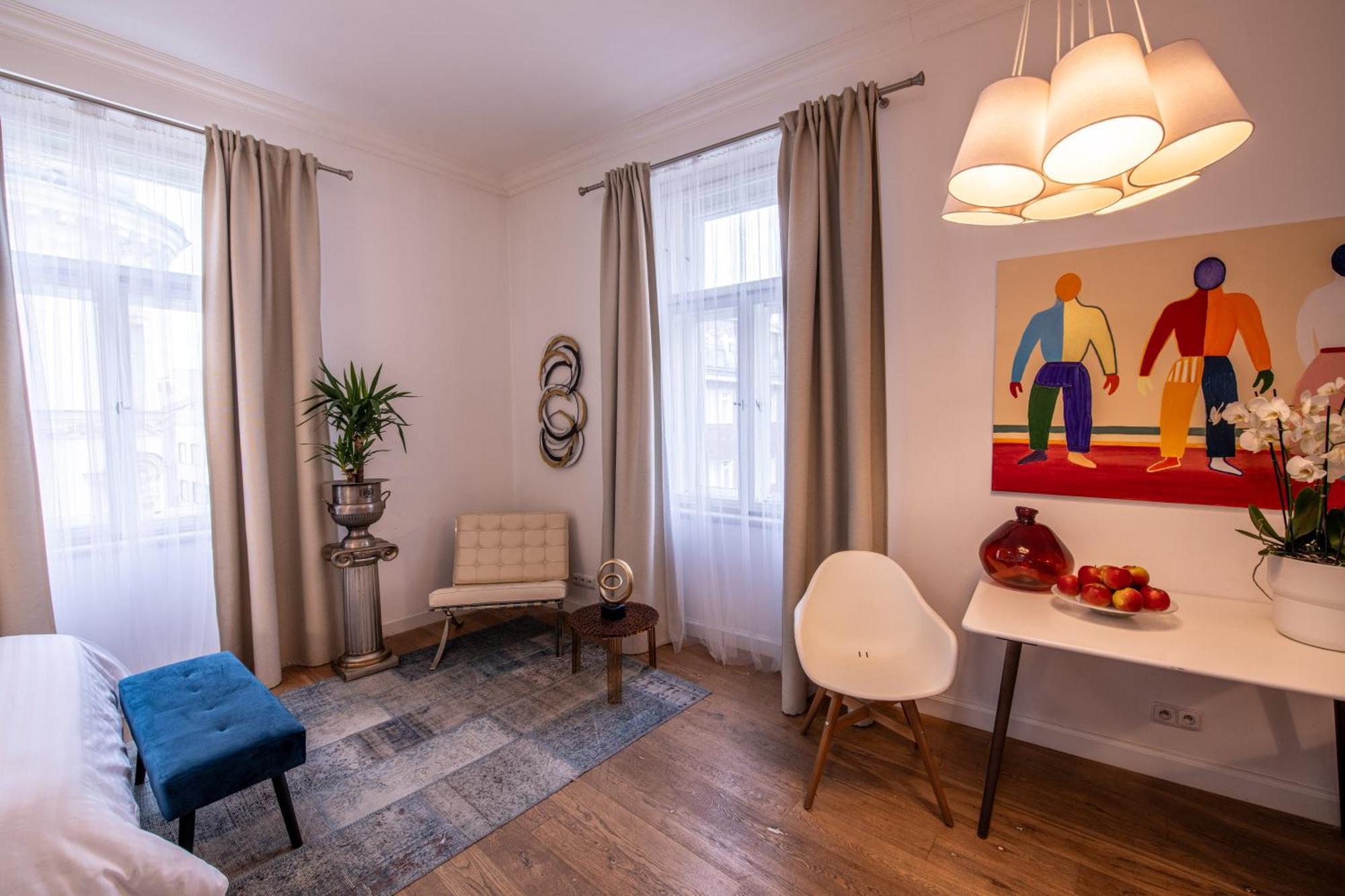 Modern Downtown Apt - Renovated, On Ideal Location Praga Exterior foto