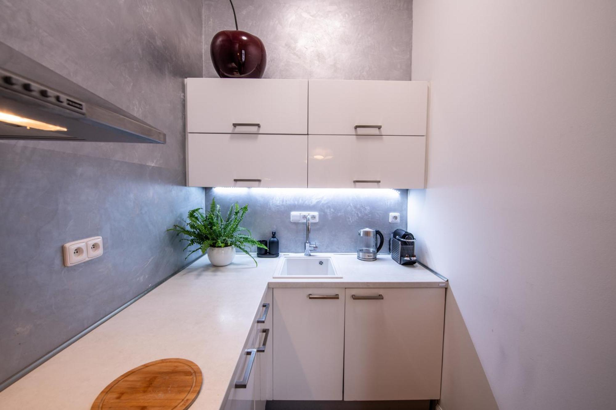 Modern Downtown Apt - Renovated, On Ideal Location Praga Exterior foto