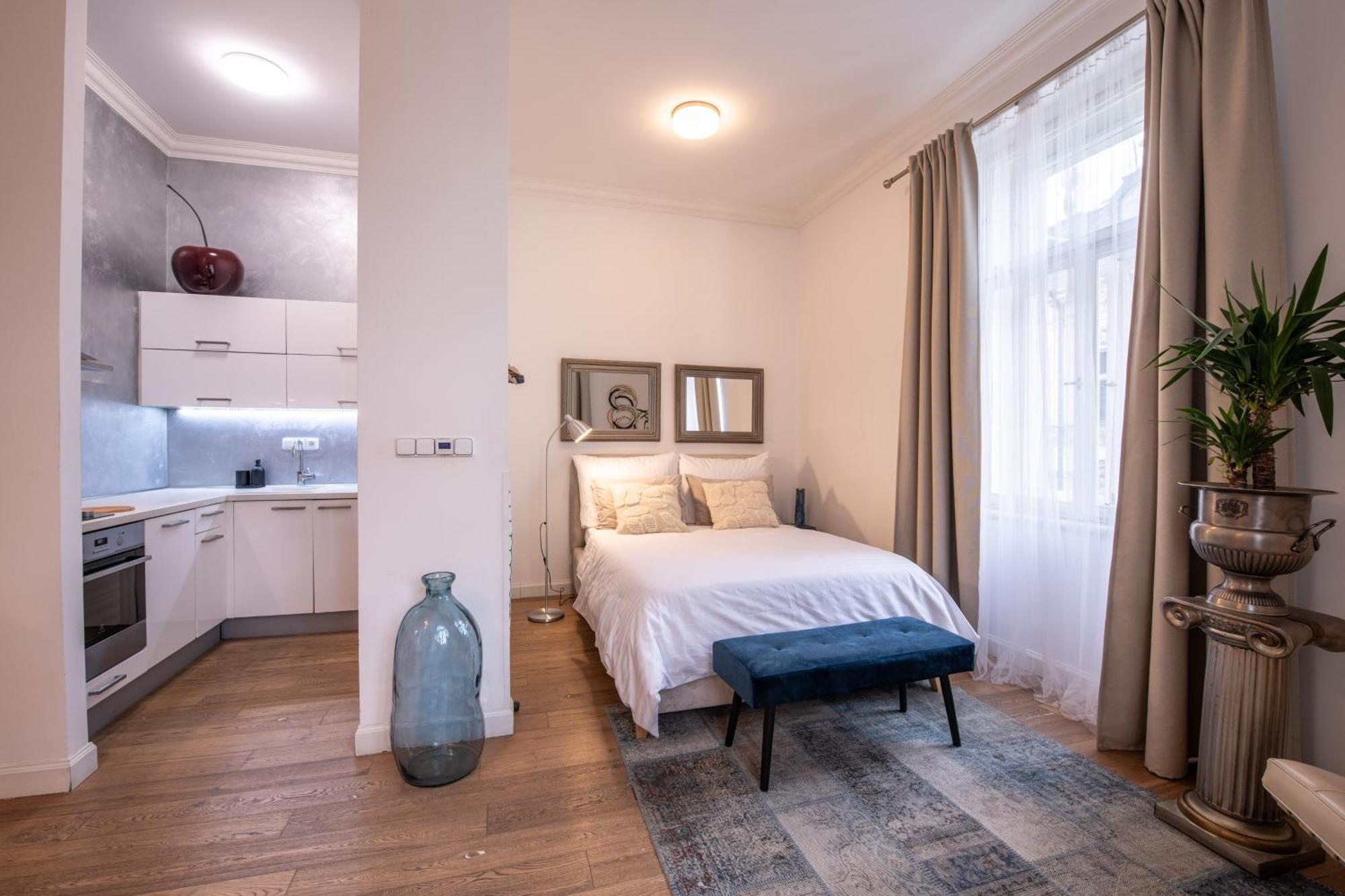 Modern Downtown Apt - Renovated, On Ideal Location Praga Exterior foto