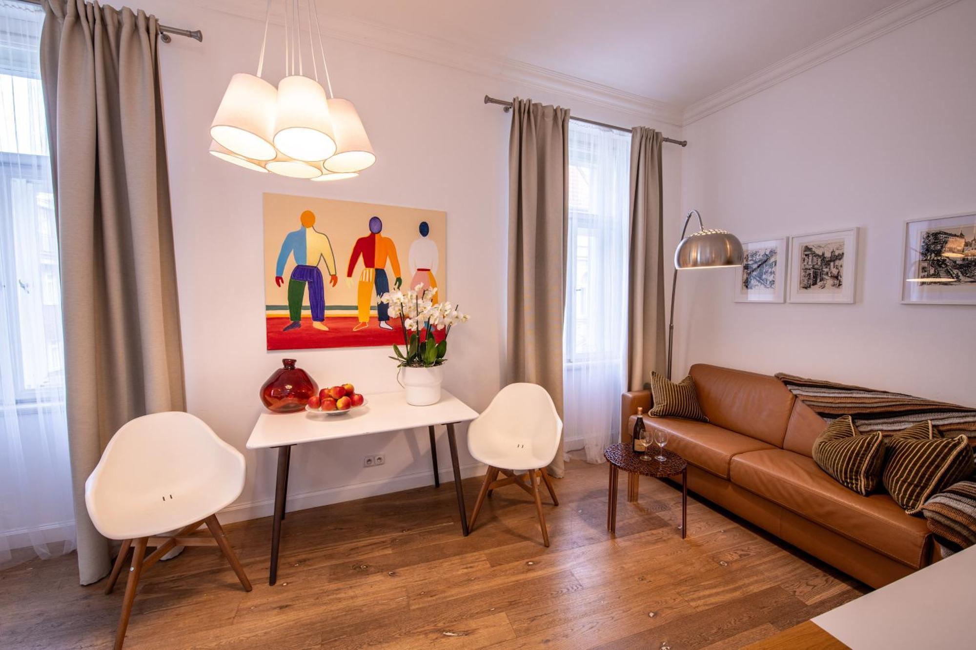 Modern Downtown Apt - Renovated, On Ideal Location Praga Exterior foto