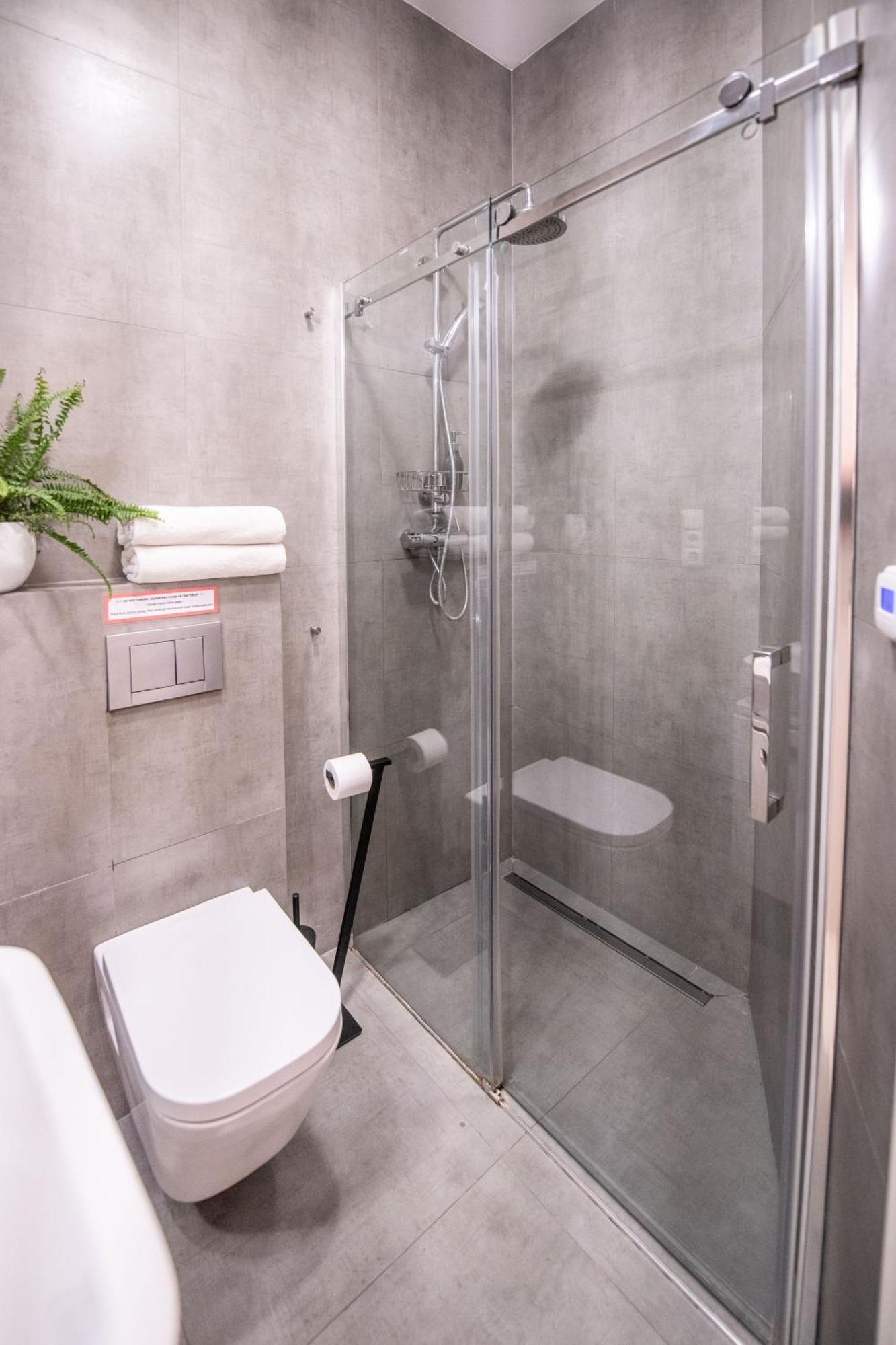 Modern Downtown Apt - Renovated, On Ideal Location Praga Exterior foto