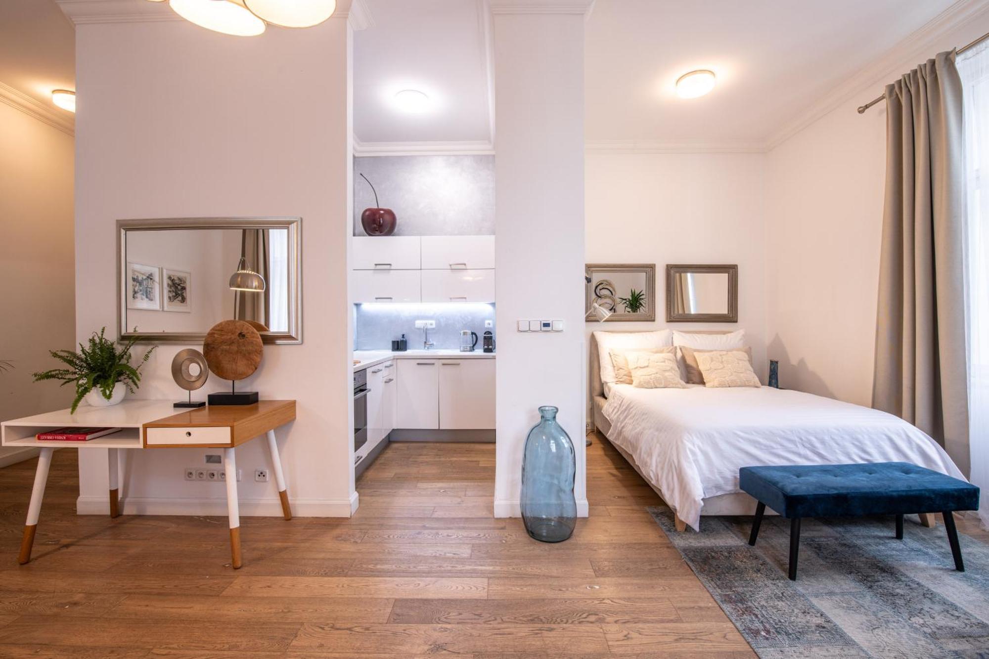 Modern Downtown Apt - Renovated, On Ideal Location Praga Exterior foto
