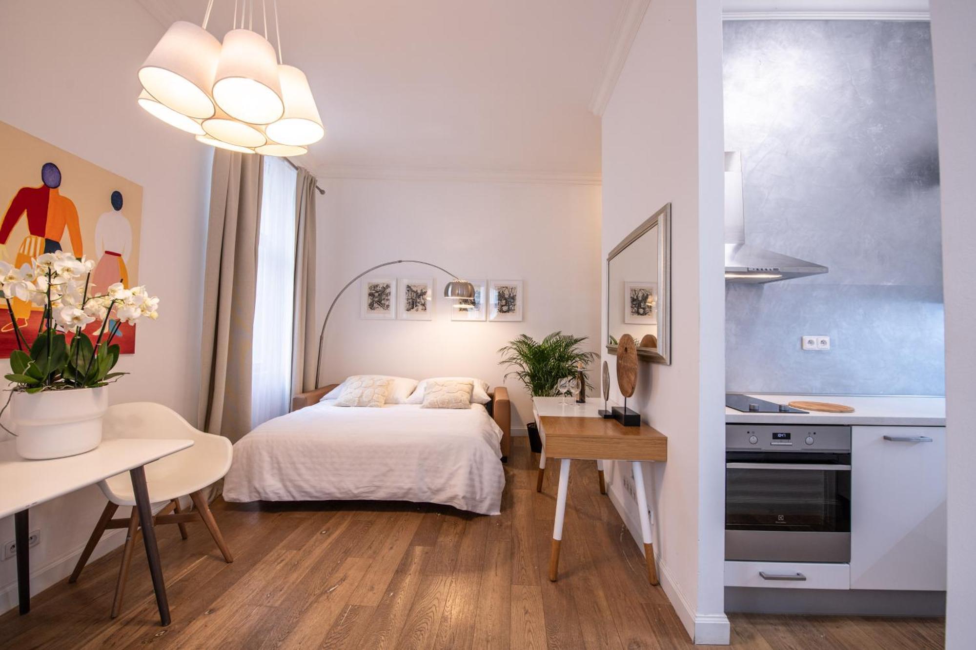 Modern Downtown Apt - Renovated, On Ideal Location Praga Exterior foto