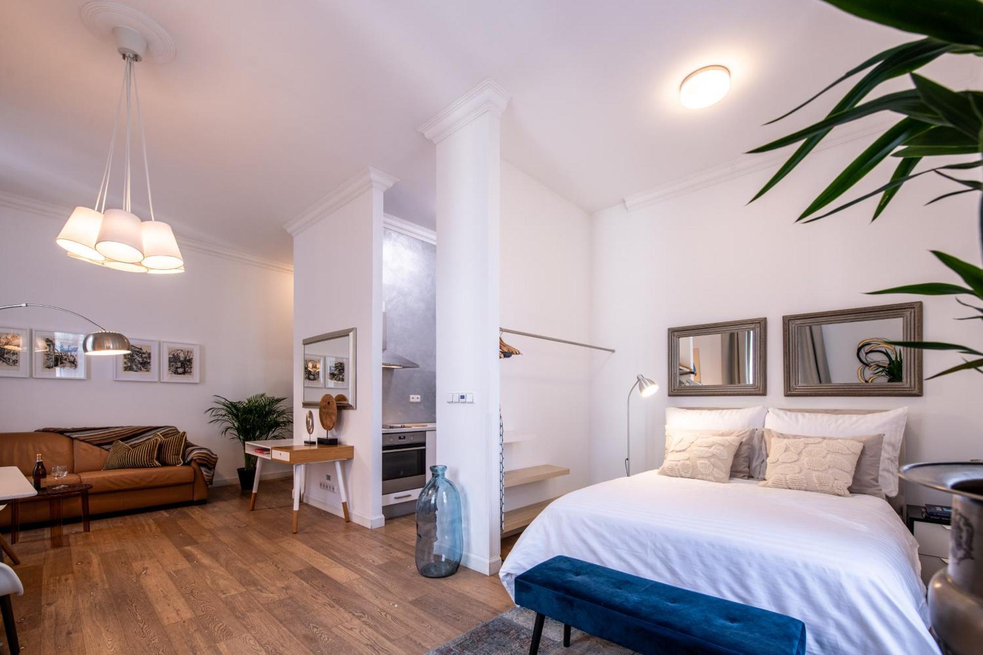 Modern Downtown Apt - Renovated, On Ideal Location Praga Exterior foto